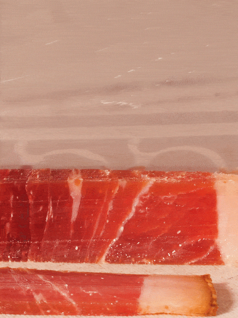 金字火腿切片，溫水浸泡5分鐘