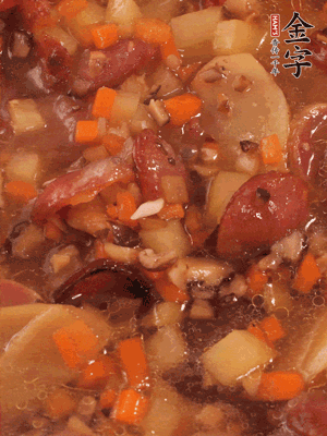 加大半碗水，沒過大部分食材