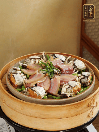 上鍋蒸15分鐘后，放蔥絲，潑熱油